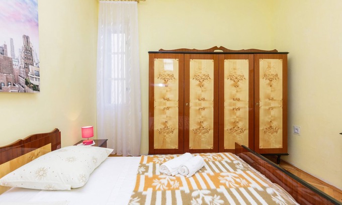 Grad Apartment | Two bedroom apartment with terrace Šibenik (A-24358-b)