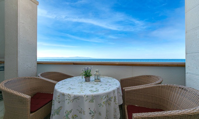 Drasnice Apartment | Two bedroom apartment near beach Drašnice, Makarska (A-6652-d)