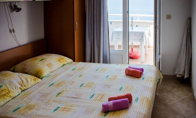 Drasnice Apartment | Two bedroom apartment near beach Drašnice, Makarska (A-20243-h)