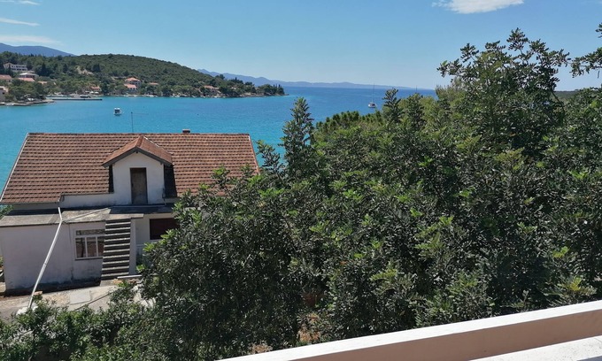 Loviste Apartment | Two bedroom apartment with balcony and sea view Lovište, Pelješac (A-22220-b)
