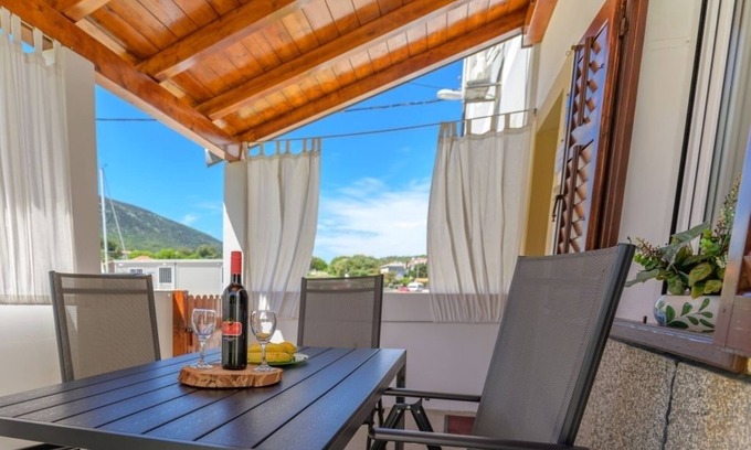 Nerezine Apartment | Two bedroom apartment near beach Nerezine, Lošinj (A-7963-a)