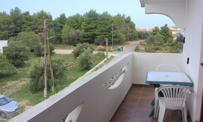 Dobropoljana Apartment | Two bedroom apartment with terrace and sea view Dobropoljana, Pašman (A-8198-c)