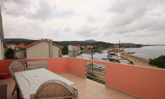 Nevidane Apartment | Two bedroom apartment near beach Neviđane, Pašman (A-8528-a)