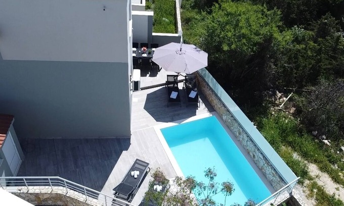 Novalja Apartment | Two-Bedroom Apartment with Private Pool