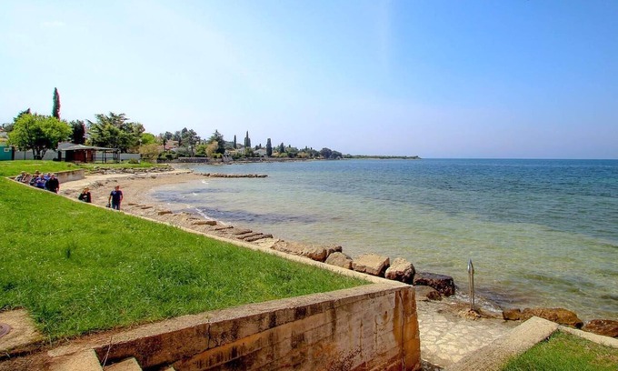 Dajla Apartment | Two bedroom apartment near beach Dajla, Novigrad (A-21235-b)