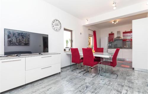 Okrug Donji Apartment | Two-Bedroom Apartment In Okrug Donji