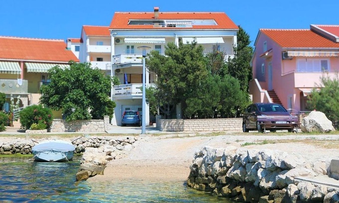 Kustici Apartment | Two bedroom apartment near beach Kustići, Pag (A-4086-d)