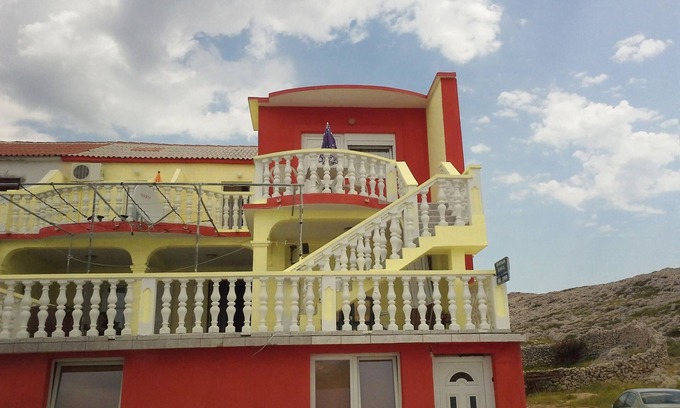 Zubovici Apartment | Two bedroom apartment near beach Zubovići, Pag (A-4125-b)