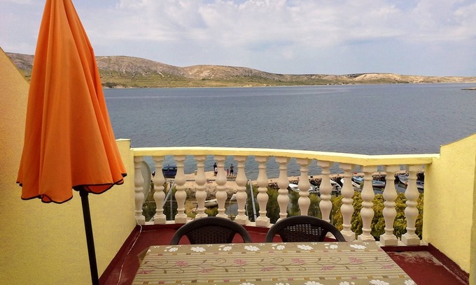Zubovici Apartment | Two bedroom apartment near beach Zubovići, Pag (A-4125-d)