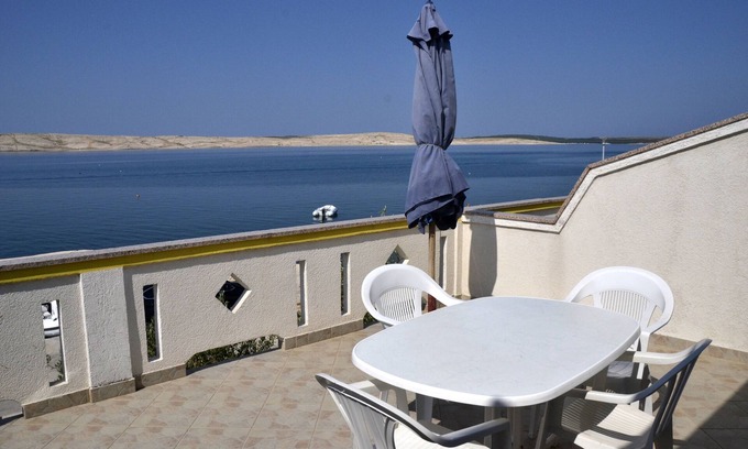 Kustici Apartment | Two bedroom apartment near beach Kustići, Pag (A-6335-a)