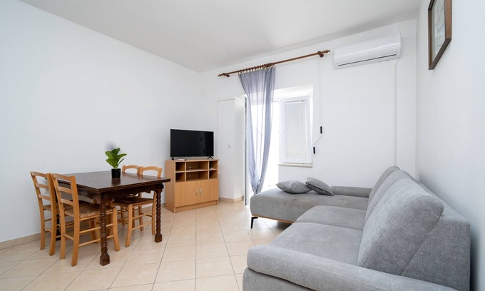 Zubovici Apartment | Two bedroom apartment with terrace and sea view Zubovići, Pag (A-9365-d)