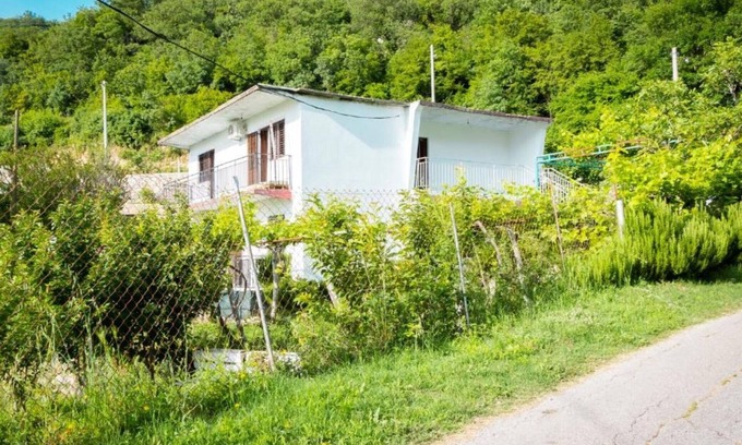 Limljani Apartment | Two Bedroom Apartment with Garden View