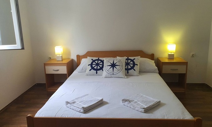 Dubrava Apartment | Two bedroom apartment near beach Cove Pještata, Pelješac (A-10210-b)