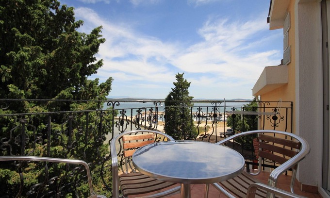 Kraj Apartment | Two bedroom apartment near beach Kraj, Pašman (A-3460-d)