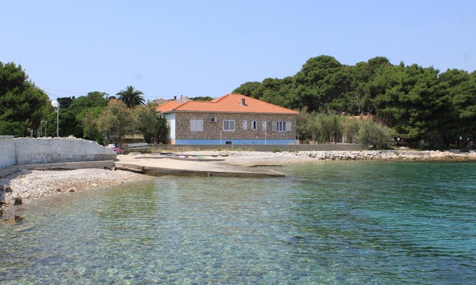 Batalaza Apartment | Two bedroom apartment near beach Ugljan (A-828-a)