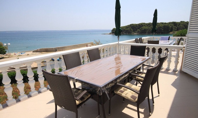 Batalaza Apartment | Two bedroom apartment near beach Ugljan (A-829-b)
