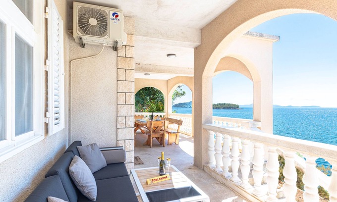 Blato Apartment | Two bedroom apartment near beach Cove Zaglav, Korčula (A-12208-a)