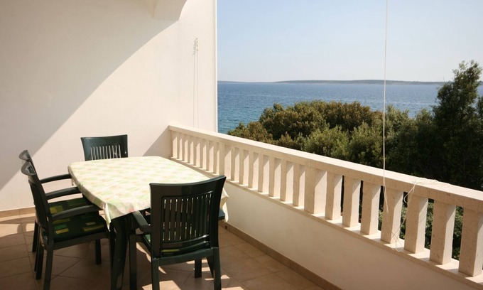 Mandre Apartment | Two bedroom apartment near beach Mandre, Pag (A-6518-a)