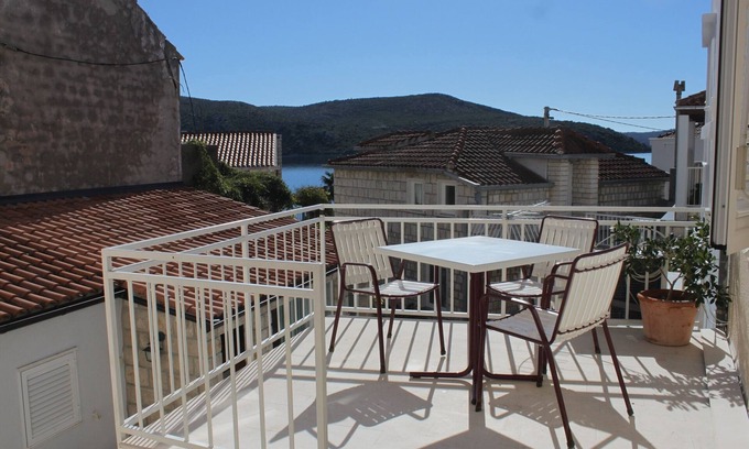 Slano Apartment | Two bedroom apartment near beach Slano, Dubrovnik (A-4744-b)