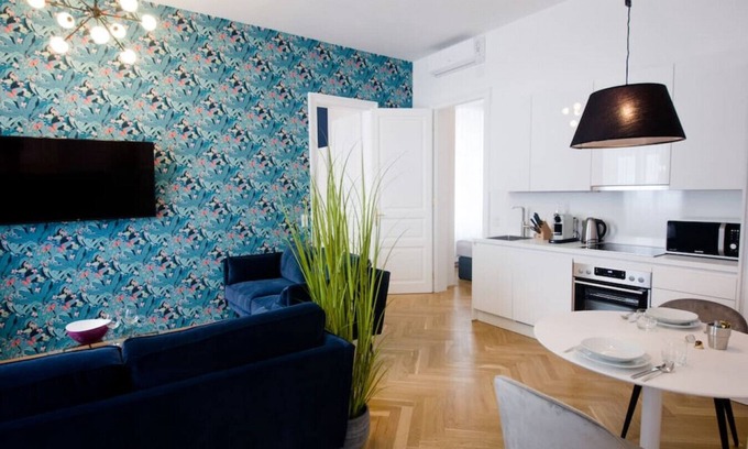 Innere Stadt Apartment | Two-Bedroom Apartment - Opera