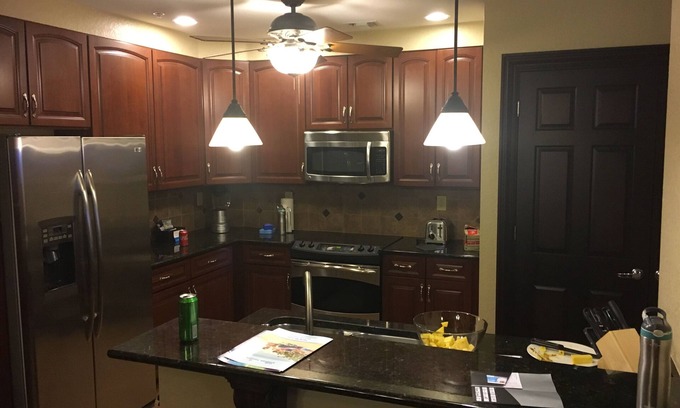 Lake Buena Vista Condo | Two Bedroom Apartment Resort in Disney with Pools, Lazy Rivers
