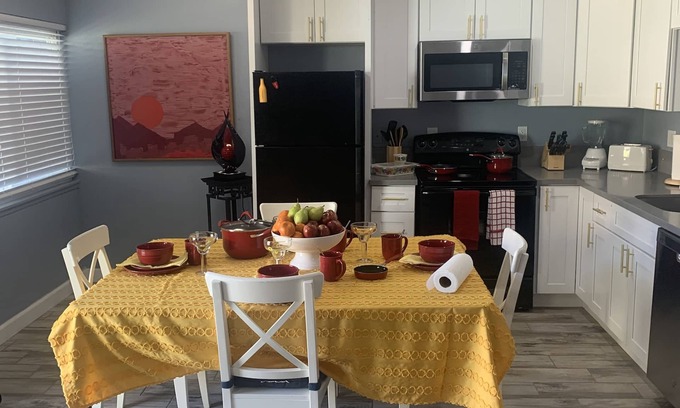 Las Vegas Apartment | Two Bedroom Apartment close to Arts District and Strip