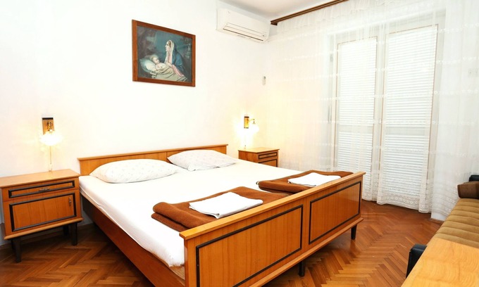 Trpanj Apartment | Two bedroom apartment with balcony and sea view Trpanj, Pelješac (A-3157-g)