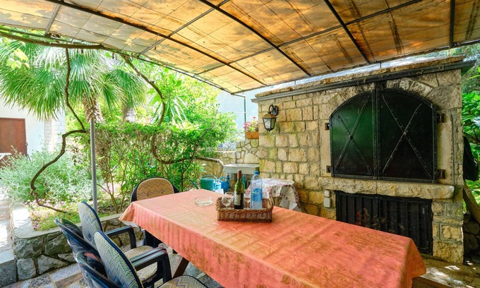 Artatore Apartment | Two bedroom apartment with balcony Artatore, Lošinj (A-2509-d)