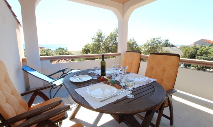Mandre Apartment | Two bedroom apartment with terrace and sea view Mandre, Pag (A-6309-b)