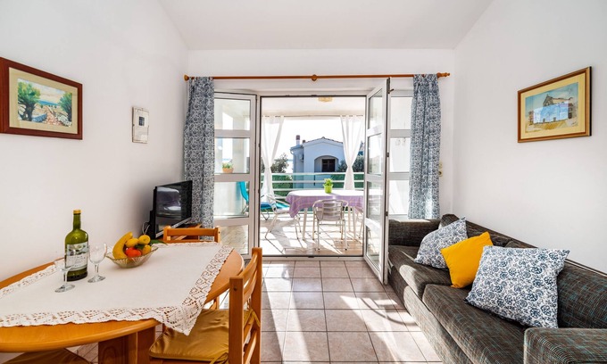 Mandre Apartment | Two bedroom apartment with terrace and sea view Mandre, Pag (A-13015-b)