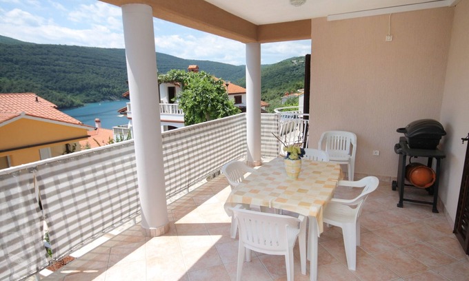 Duga Luka Apartment | Two bedroom apartment with terrace and sea view Duga Luka (Prtlog), Labin (A-5528-a)