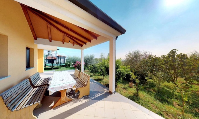 Vilanija Apartment | Two bedroom apartment with terrace Vilanija, Umag (A-17240-b)