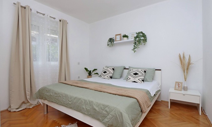 Pag Apartment | Two bedroom apartment with terrace and sea view Pag (A-6412-a)