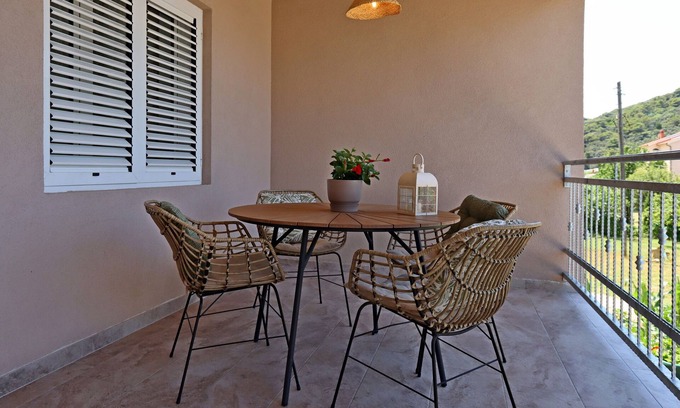 Kampor Apartment | Two bedroom apartment with terrace and sea view Kampor, Rab (A-17396-a)
