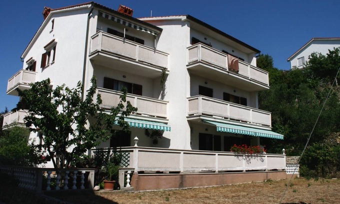 Palit Apartment | Two bedroom apartment with balcony Palit, Rab (A-5044-b)