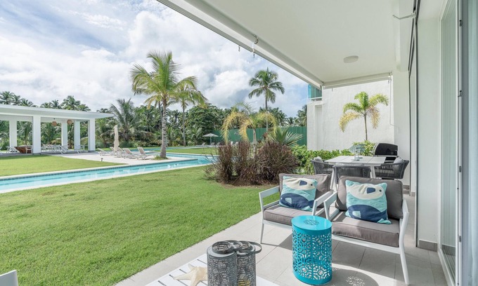 Las Terrenas Apartment | Two-bedroom apt with pool view/bbq in Lake view