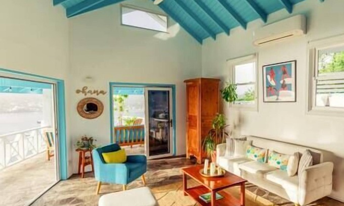 Princess Margaret Bay Apartment | Two Bedroom Beachview Apartment w/Pool
