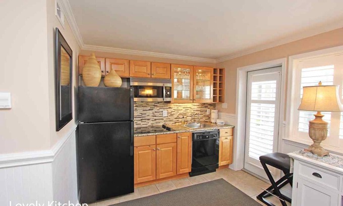 Avalon Condo | Two Bedroom Condo - BEACH BLOCK