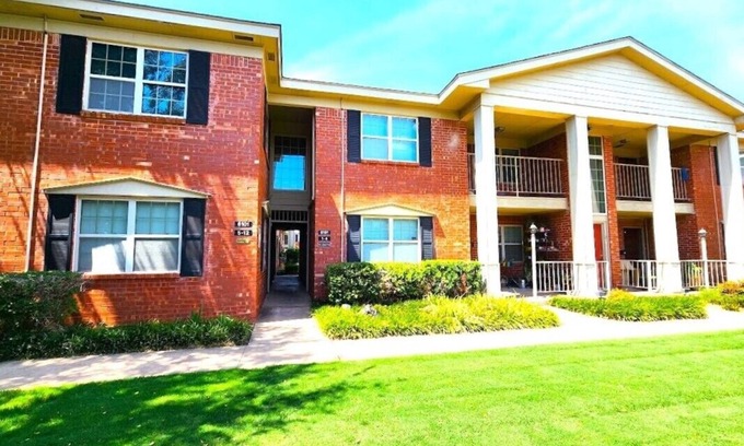Central Oklahoma City Condo | Two Bedroom Condo - Near Integris Hospital - Queen Bed & King Bednn