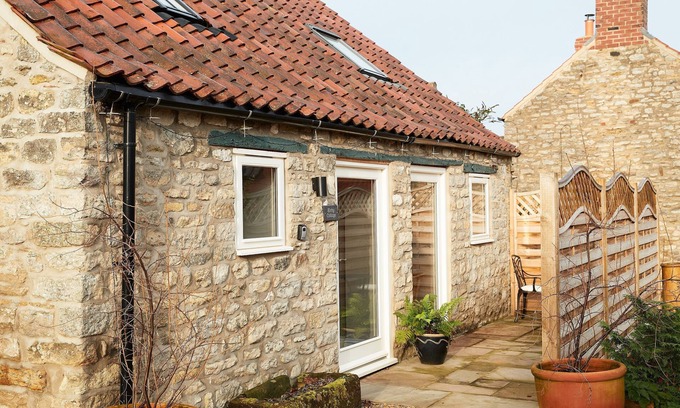 Harome Apartment | Two bedroom cottage situated in a quiet location
