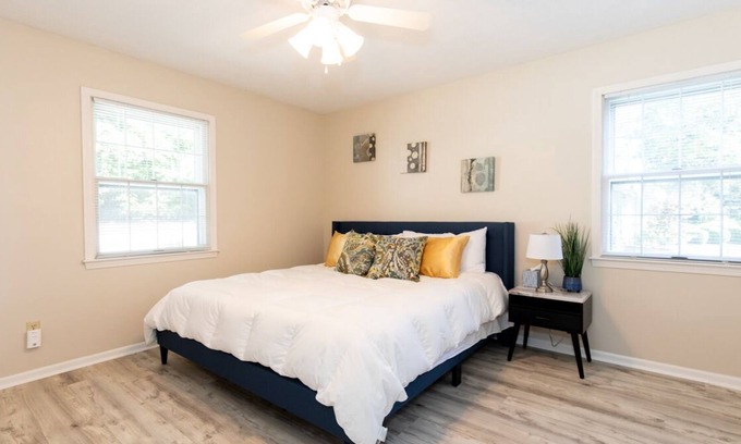 Sandusky House | Two Bedroom Cozy Cottage near Sports Force, Kalahari, and Cedar Point!