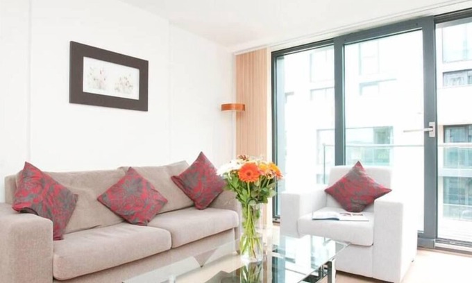 Bristol Floating Harbour Apartment | Two Bedroom Deluxe