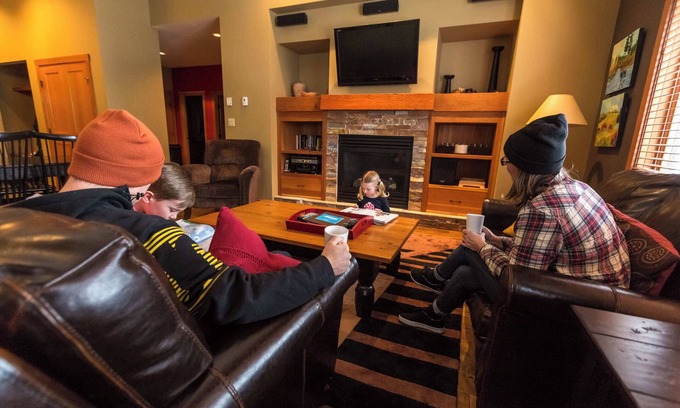 Rossland Condo | Two Bedroom + Den | Sleeps 6-8 | Slalom Creek Condos
