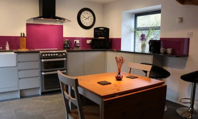 Olveston Apartment | Two bedroom barn conversion in Thornbury.nn