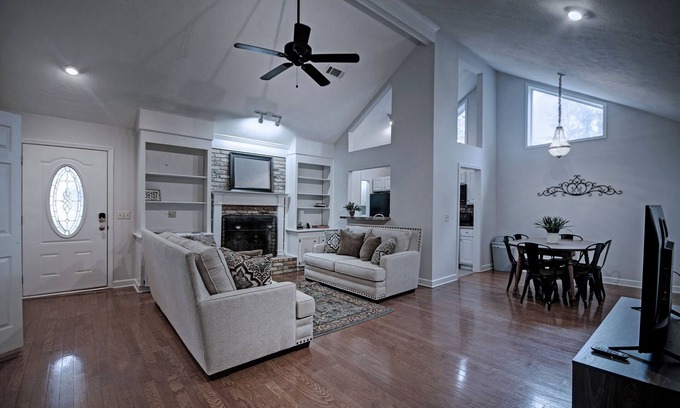 Ridgeland House | Two Bedroom Getaway Near the Reservoir