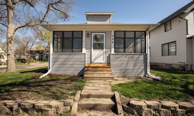 Folsom's Addition House | Two Bedroom Home close to Downtown and Hospitals