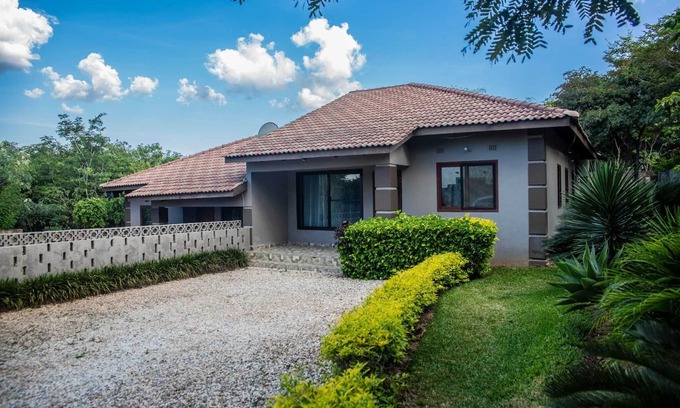 Lusaka House | Two Bedroom House Roma Park, Lusaka