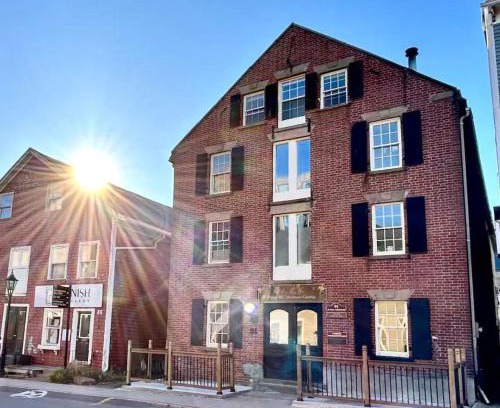 Queens Square Apartment | Two bedroom in downtown