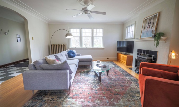 Mount Royal Condo | Two-Bedroom Inner-City Heritage Home With Contemporary Furnishings and Parking