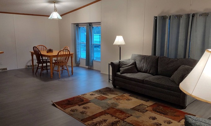 Spring City Cabin | Two Bedroom Lake Cabin A
